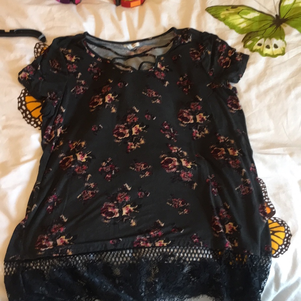 Maurice’s shirt